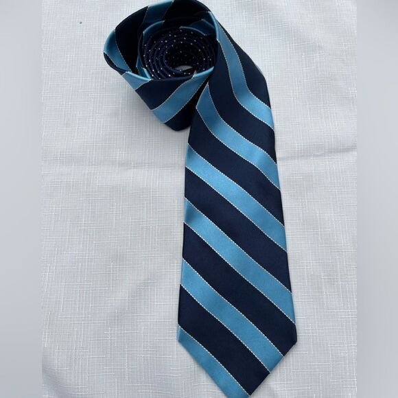 Tommy Hilfiger diagonal light and dark blue stripes necktie, 100% silk, elegant - Picture 1 of 3